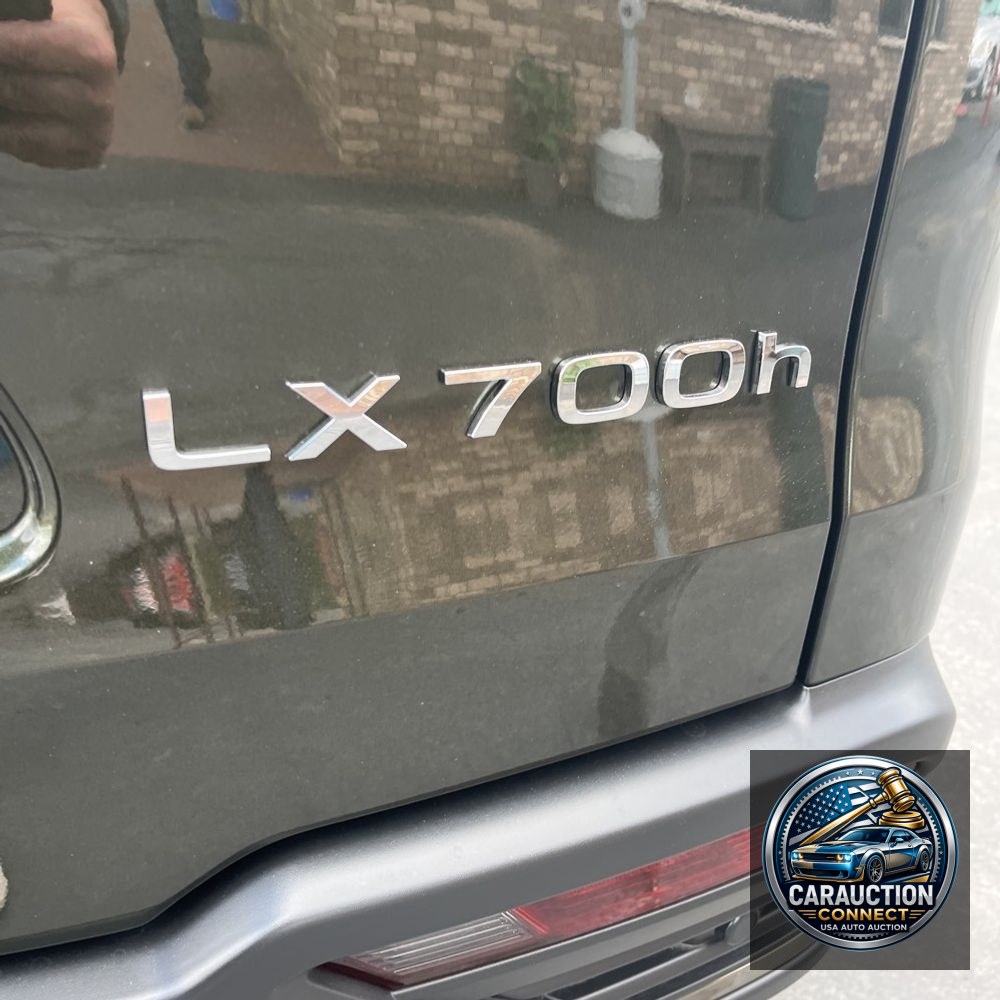 2025 Lexus LX 700h Overtrail