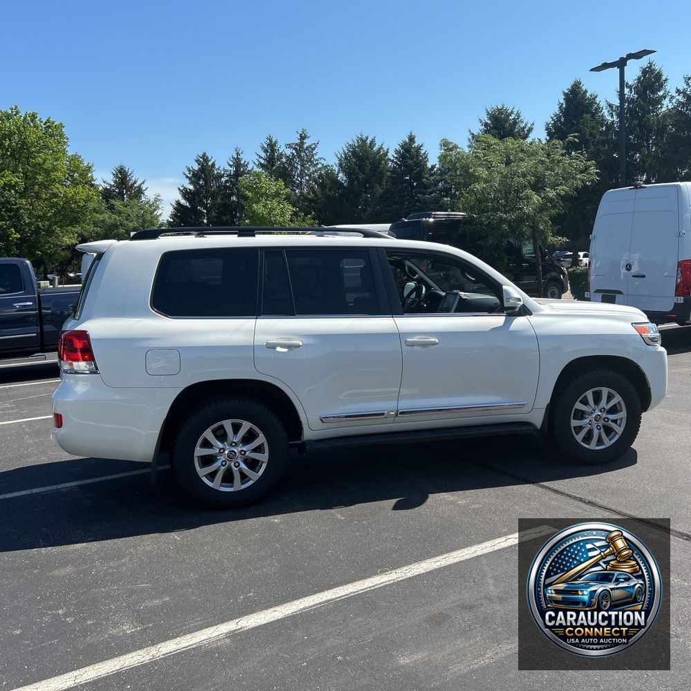 2019 Toyota Land Cruiser Base