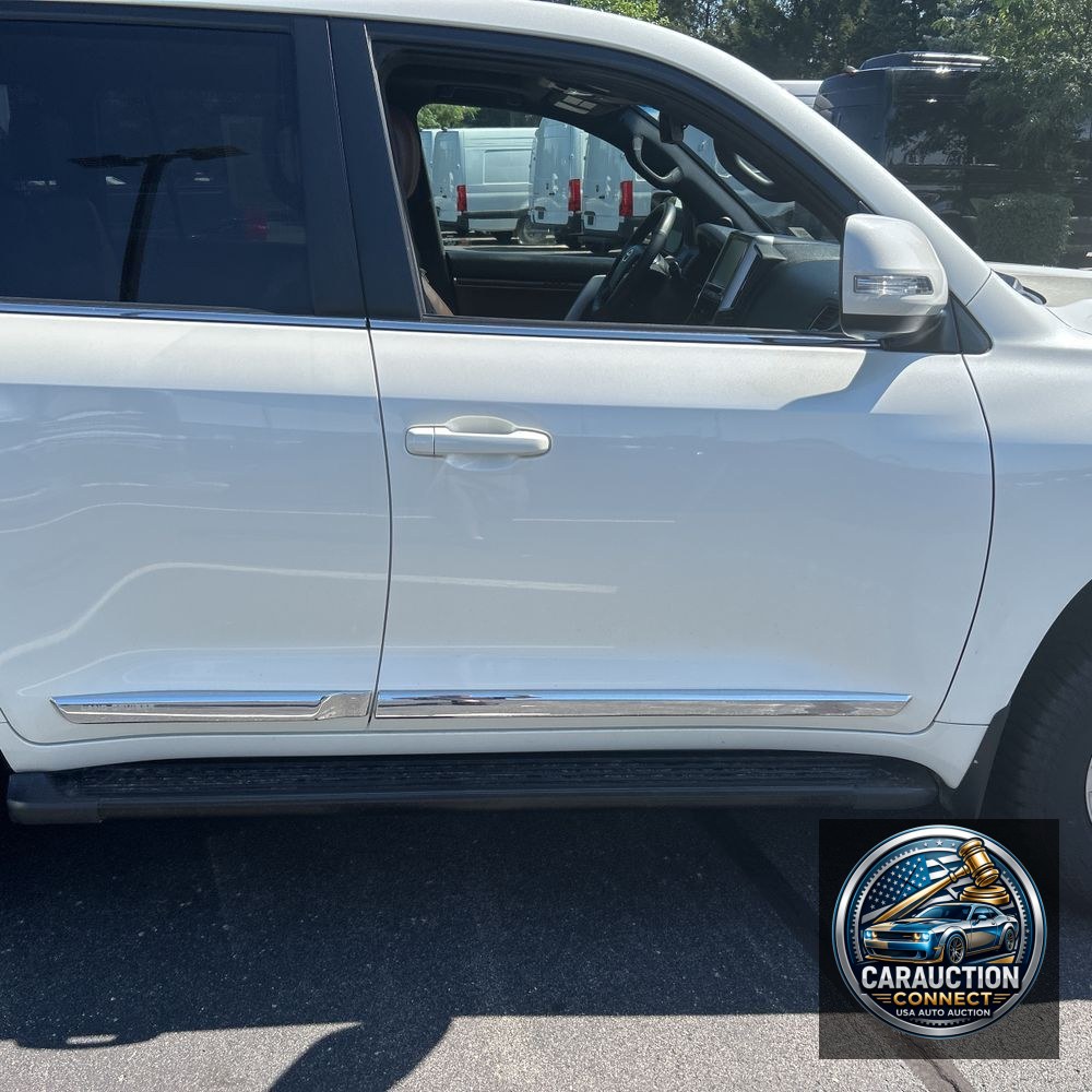 2019 Toyota Land Cruiser Base