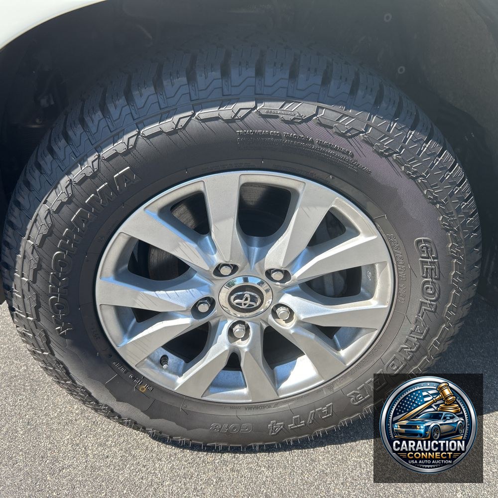 2019 Toyota Land Cruiser Base