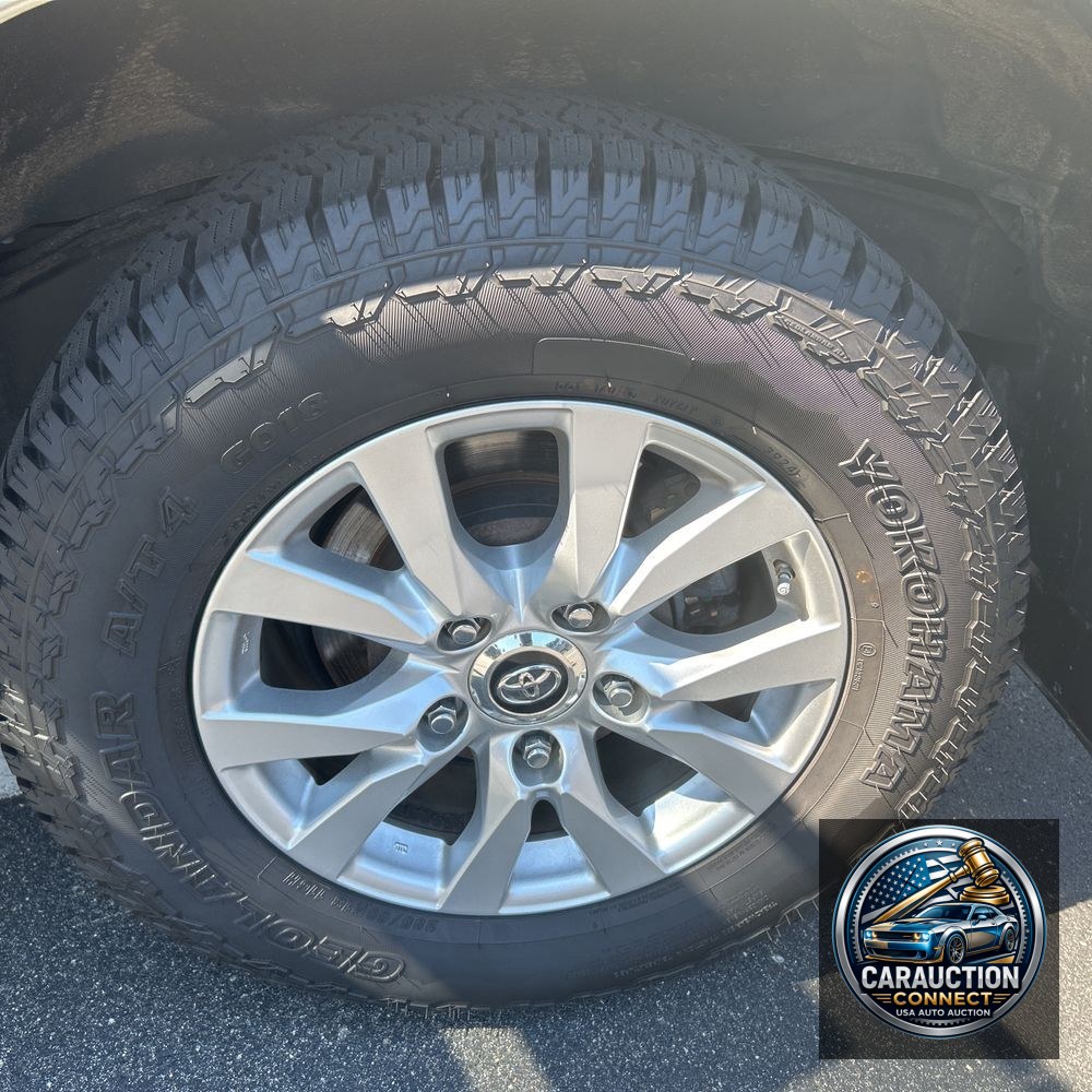 2019 Toyota Land Cruiser Base