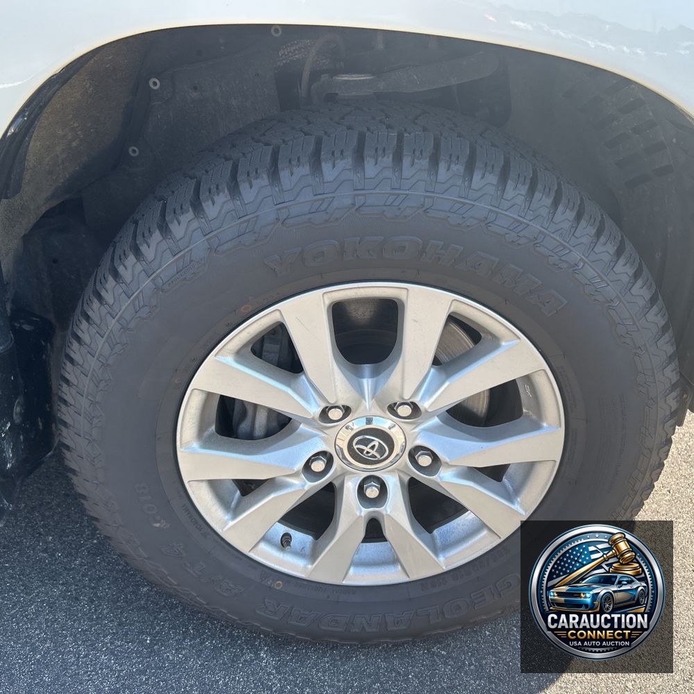 2019 Toyota Land Cruiser Base