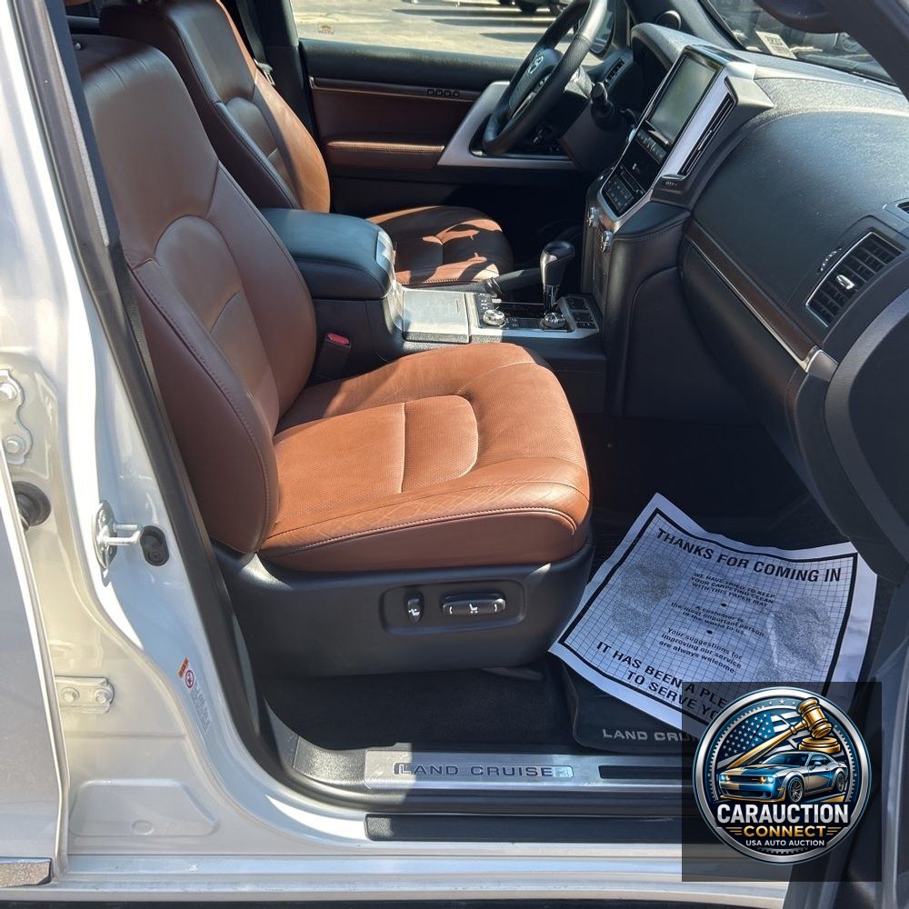 2019 Toyota Land Cruiser Base