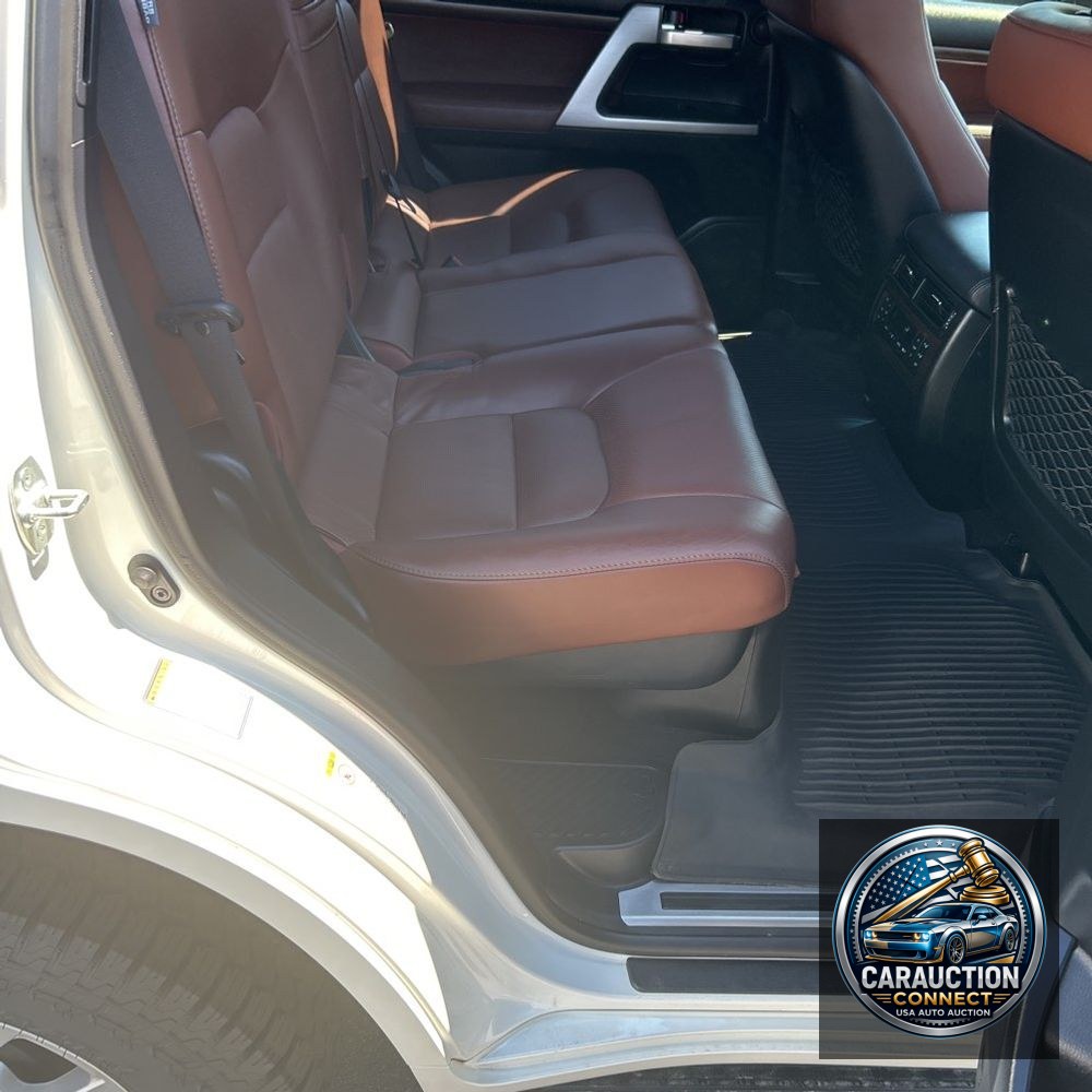2019 Toyota Land Cruiser Base