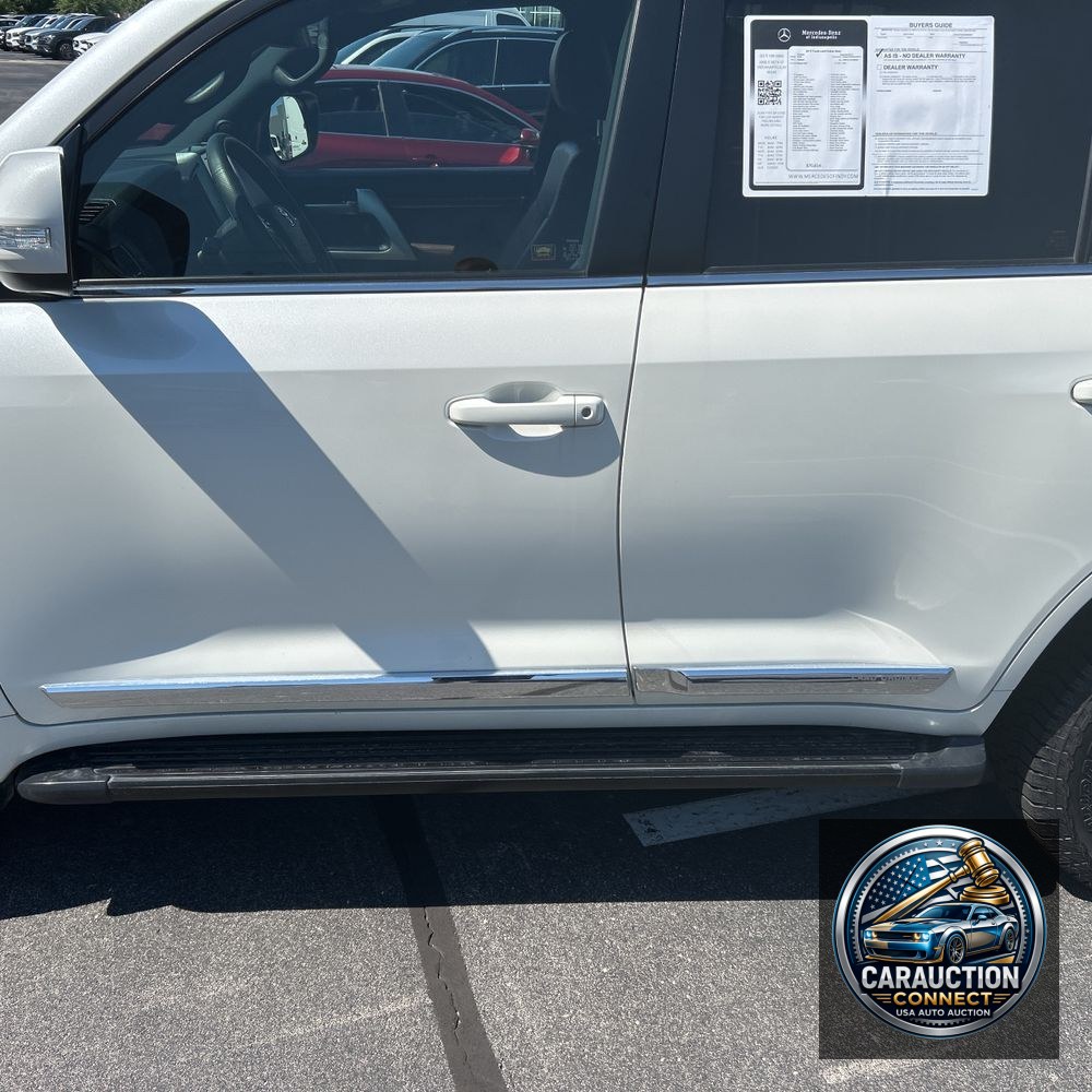 2019 Toyota Land Cruiser Base
