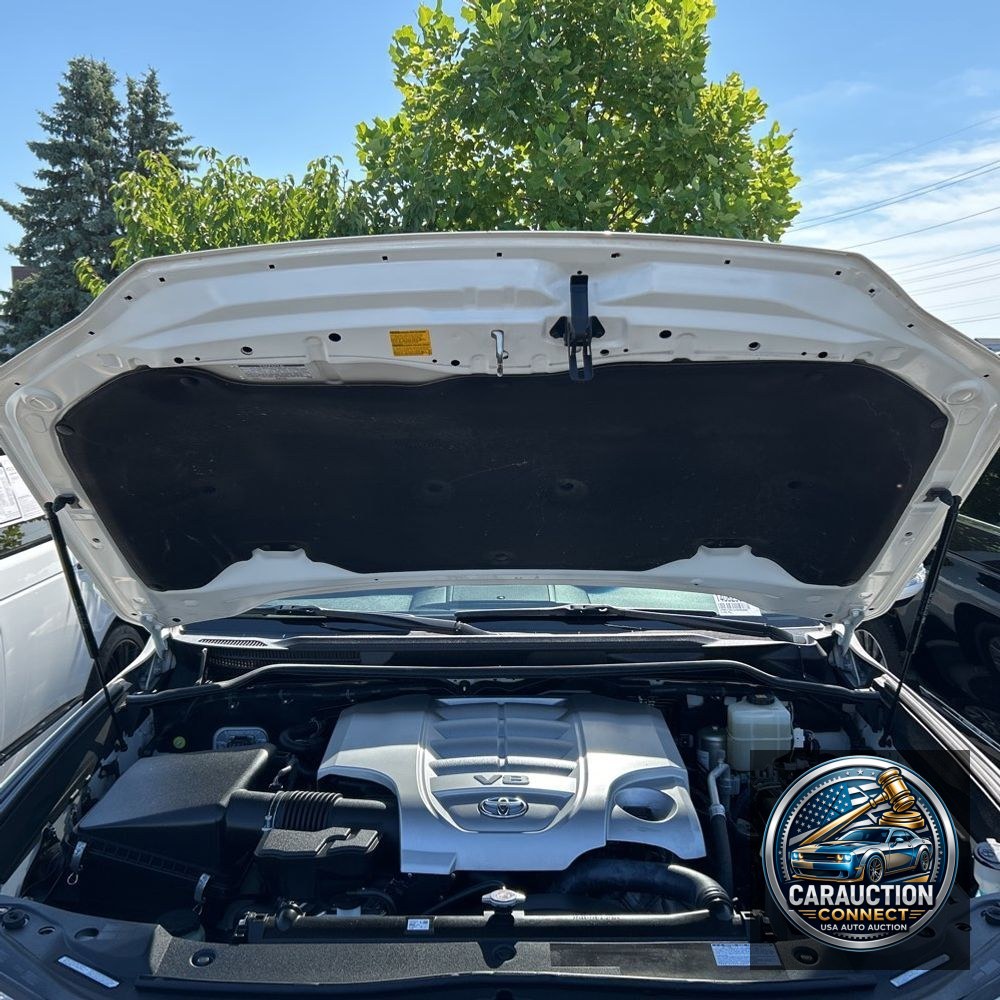2019 Toyota Land Cruiser Base