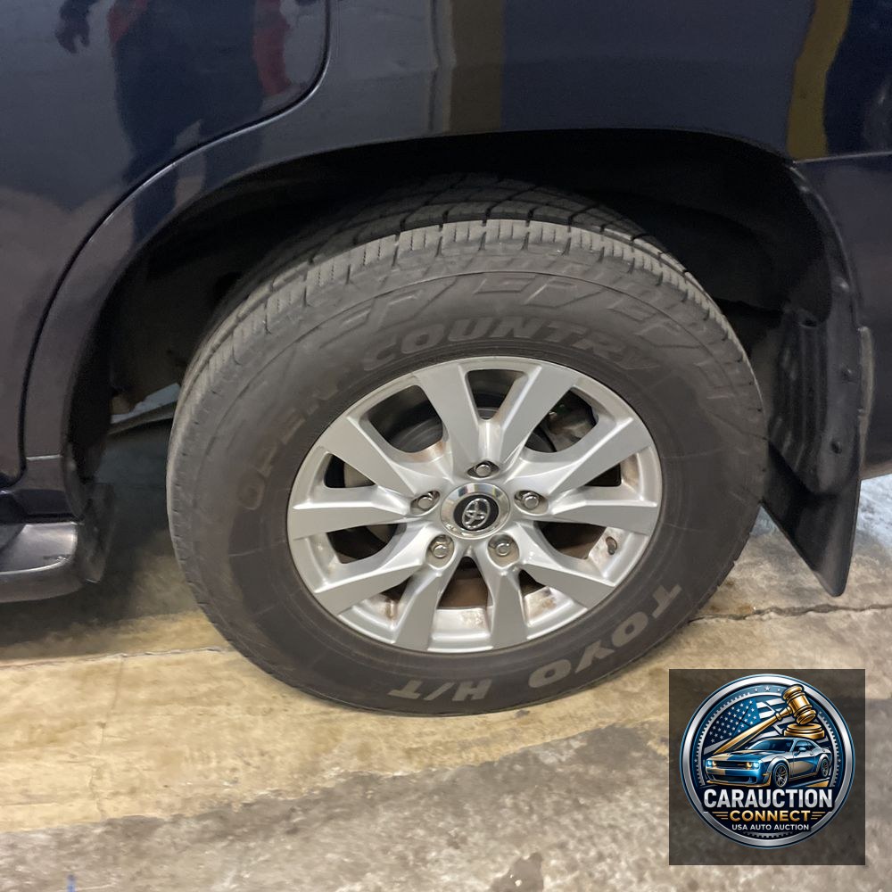 2019 Toyota Land Cruiser Base
