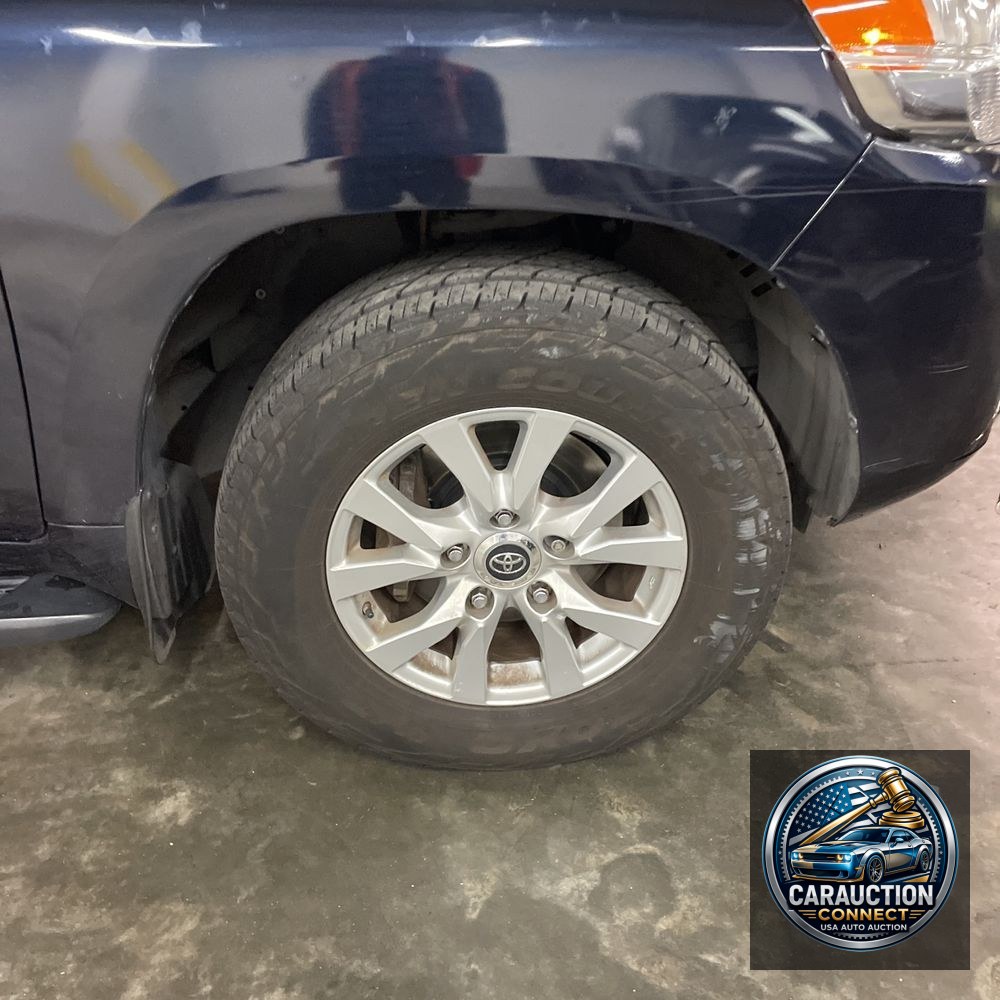 2019 Toyota Land Cruiser Base