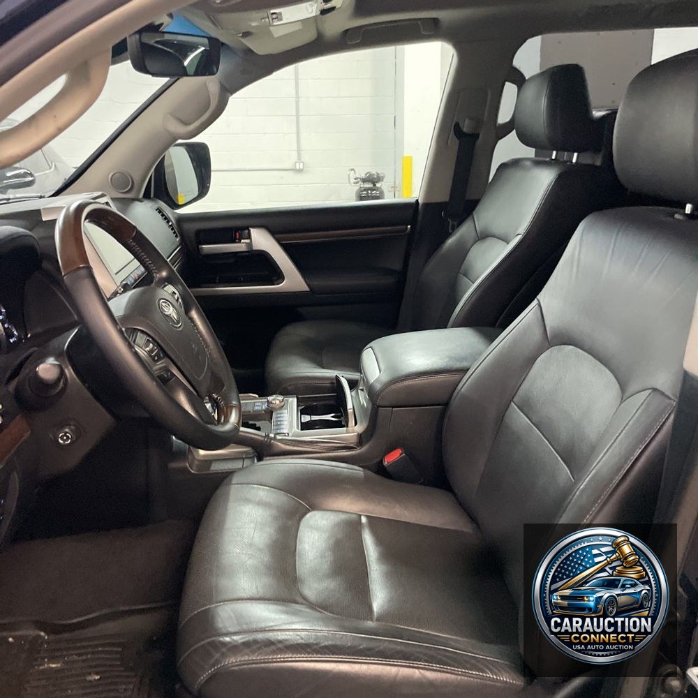 2019 Toyota Land Cruiser Base