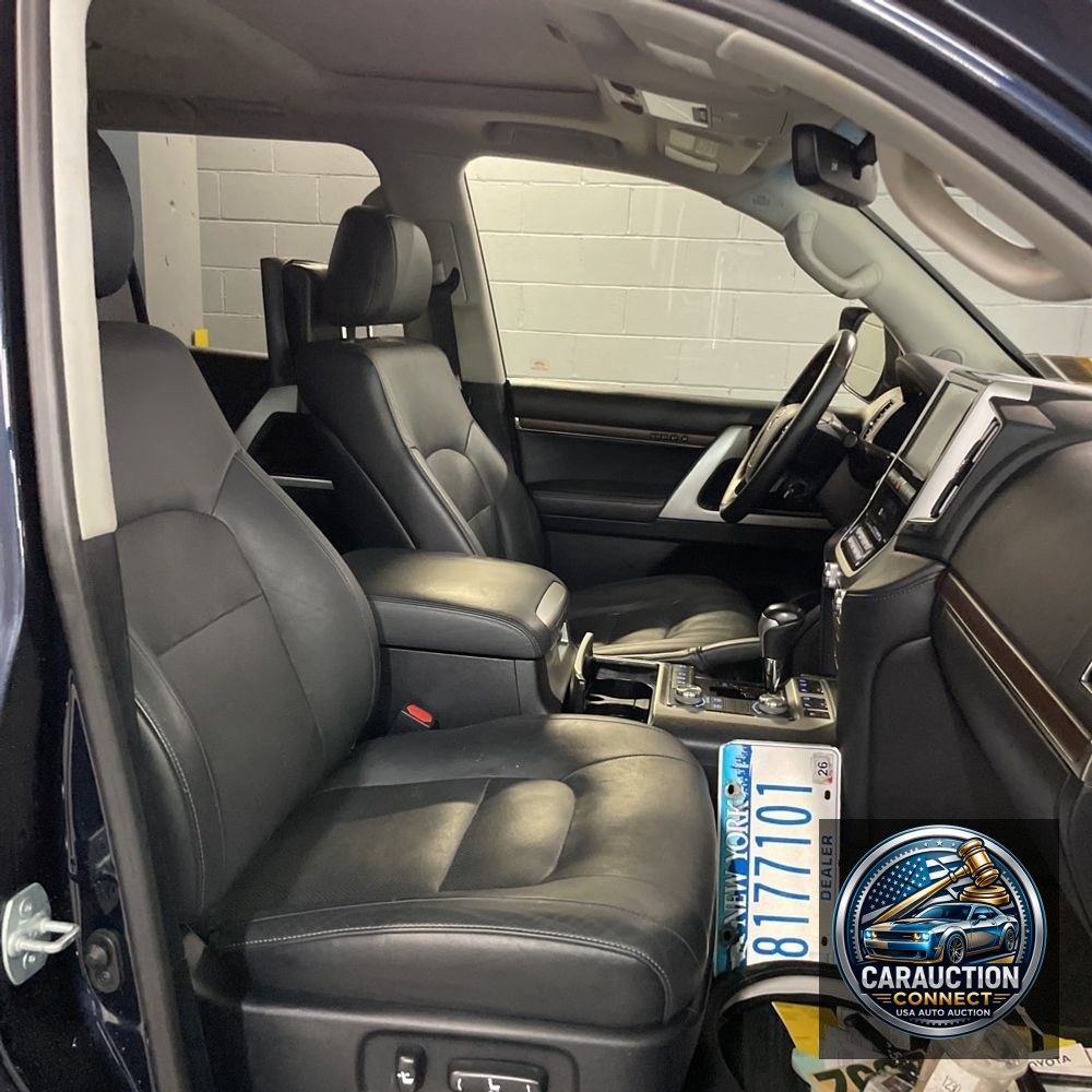2019 Toyota Land Cruiser Base