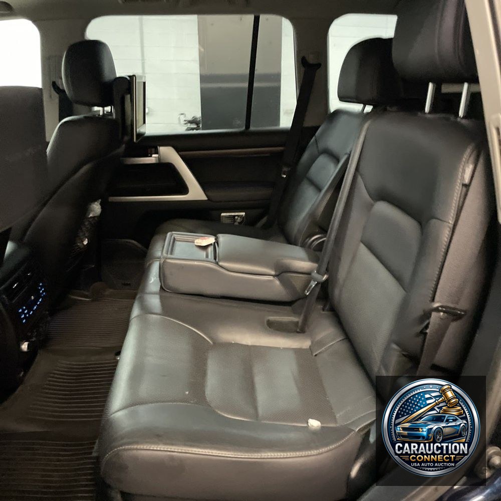 2019 Toyota Land Cruiser Base