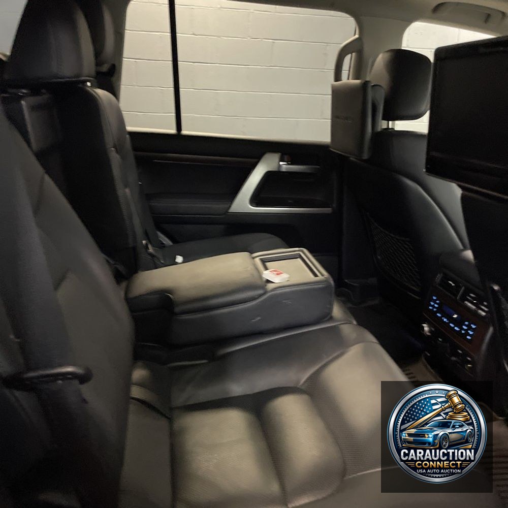 2019 Toyota Land Cruiser Base