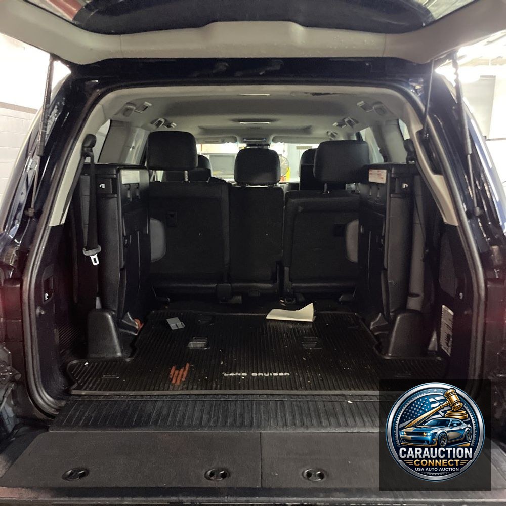 2019 Toyota Land Cruiser Base