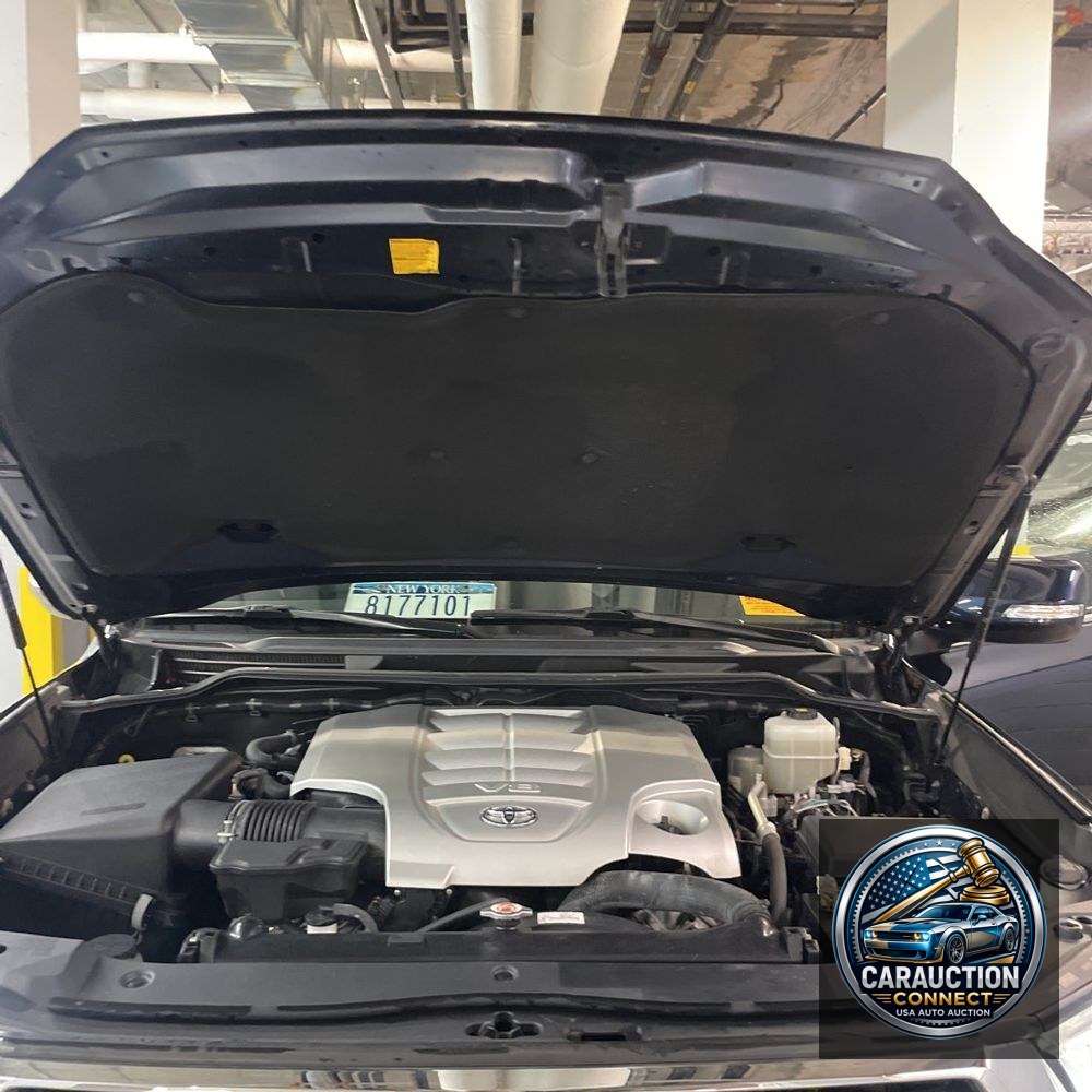 2019 Toyota Land Cruiser Base
