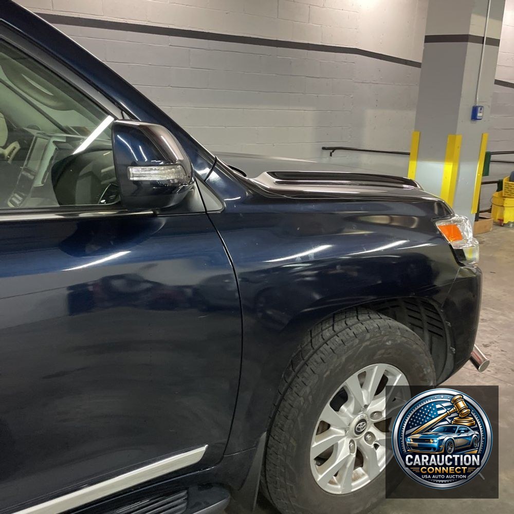 2019 Toyota Land Cruiser Base