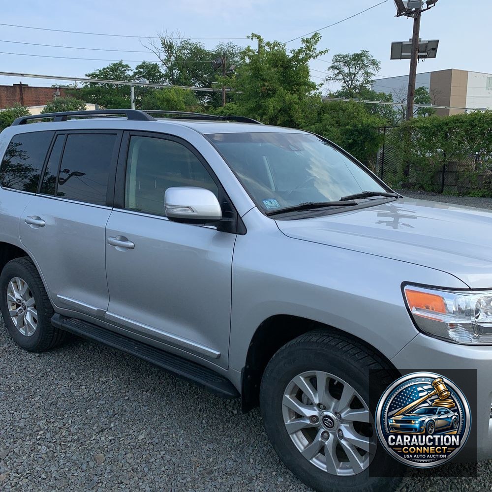 2017 Toyota Land Cruiser Base
