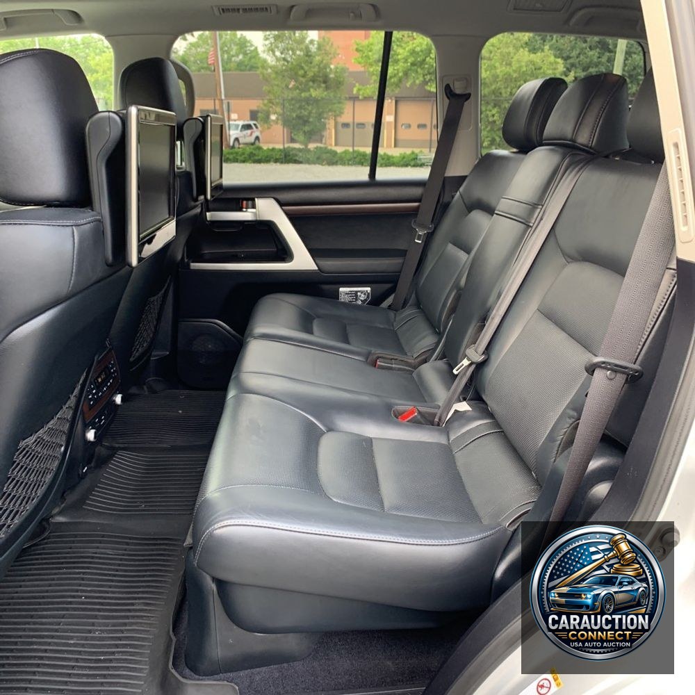 2017 Toyota Land Cruiser Base