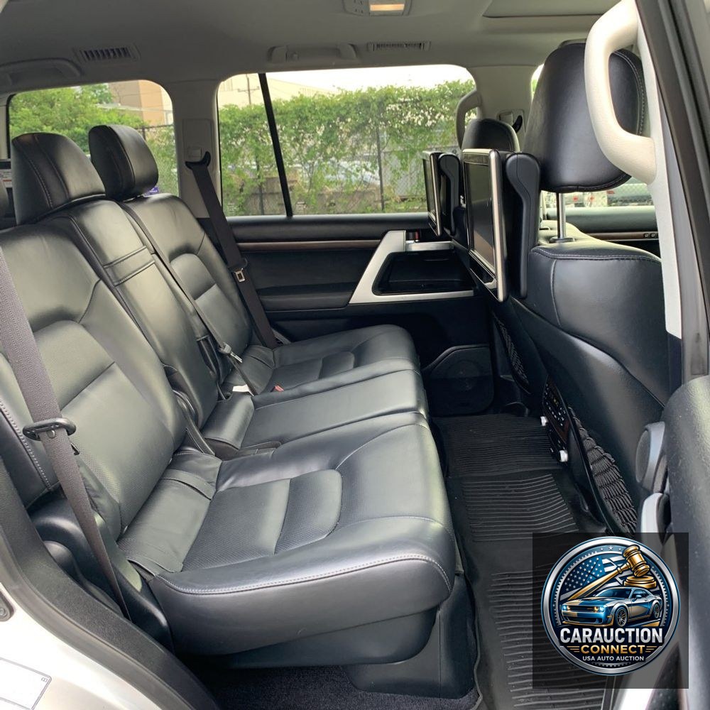 2017 Toyota Land Cruiser Base