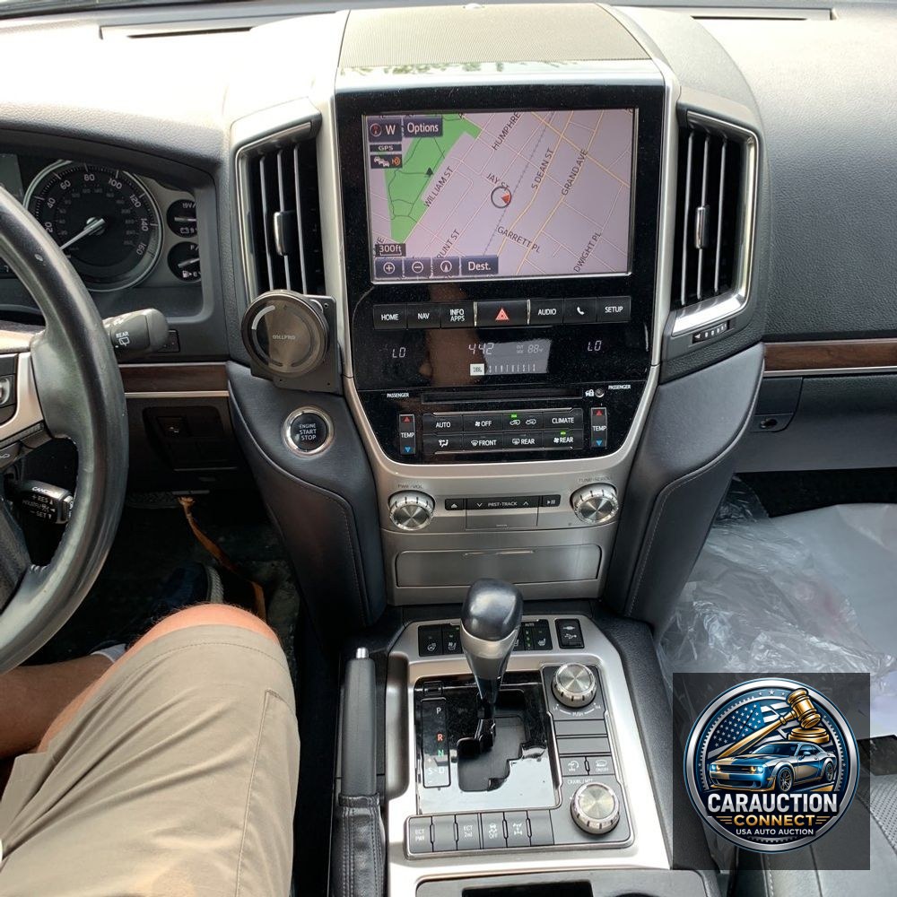 2017 Toyota Land Cruiser Base