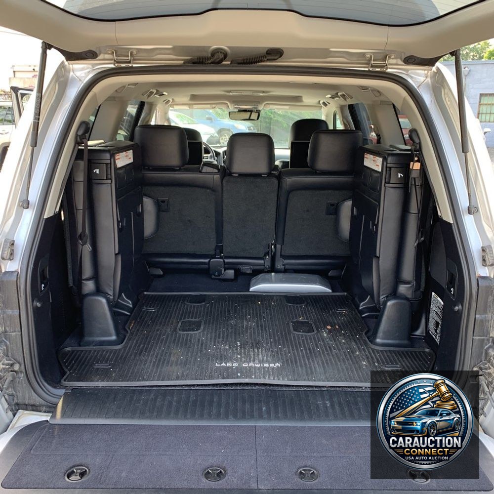 2017 Toyota Land Cruiser Base