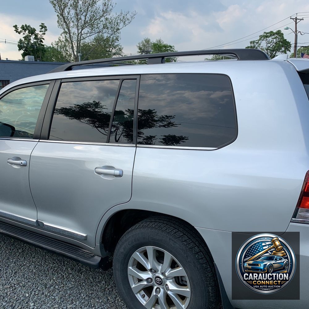 2017 Toyota Land Cruiser Base
