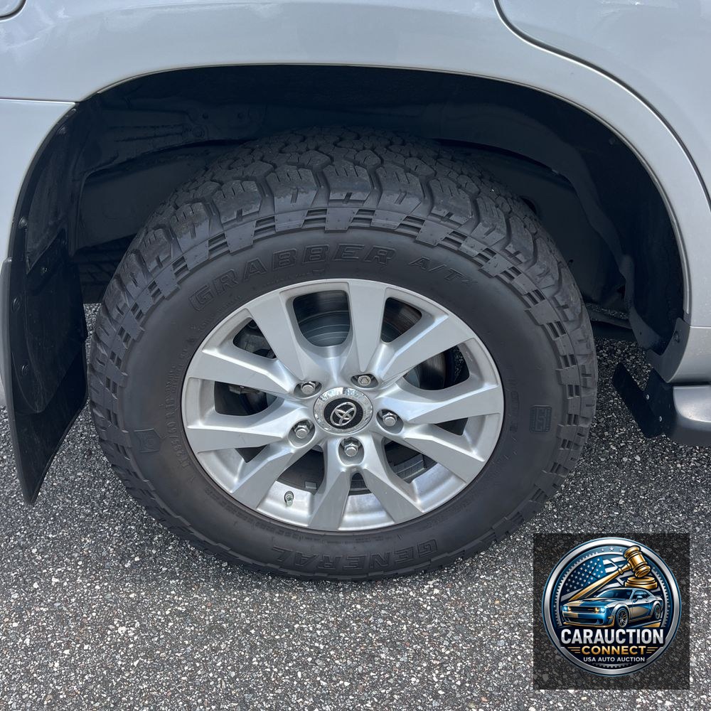 2020 Toyota Land Cruiser Base