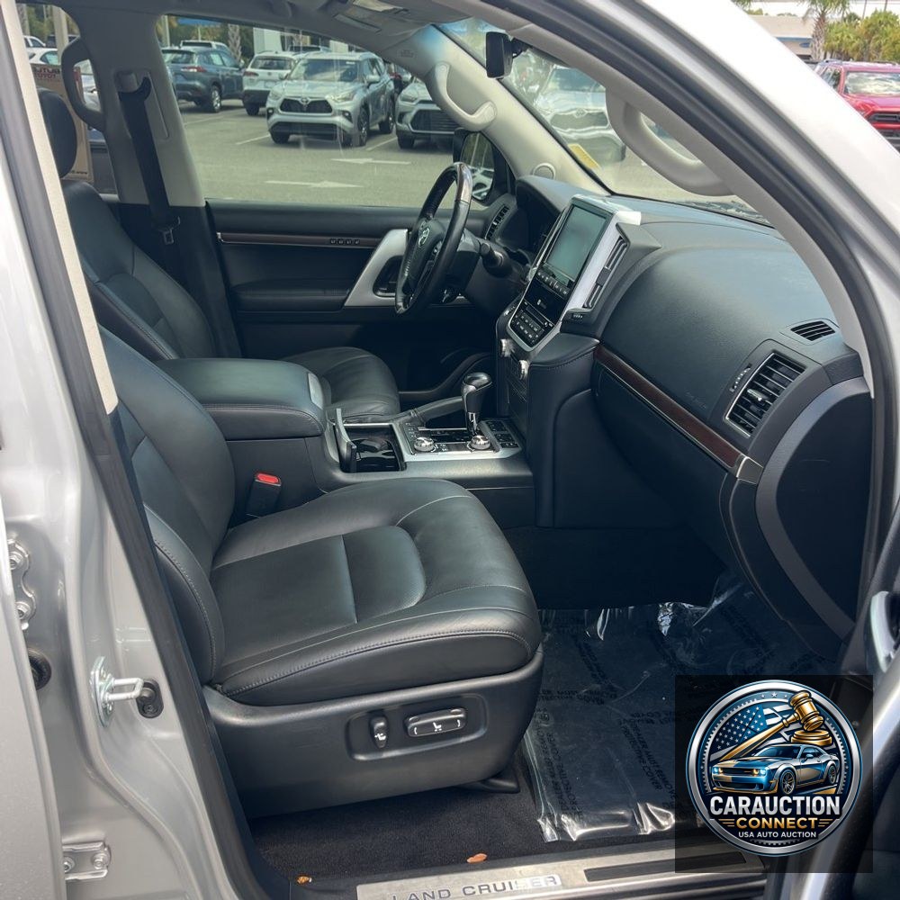2020 Toyota Land Cruiser Base