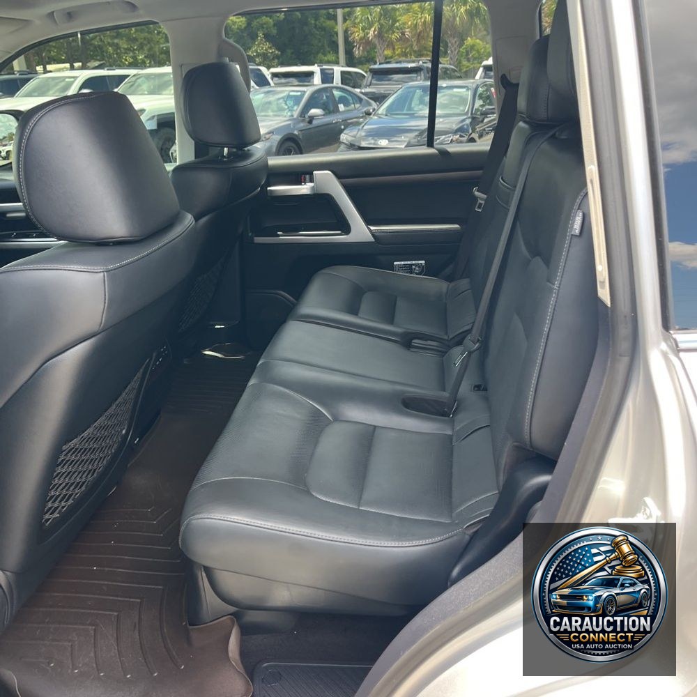 2020 Toyota Land Cruiser Base