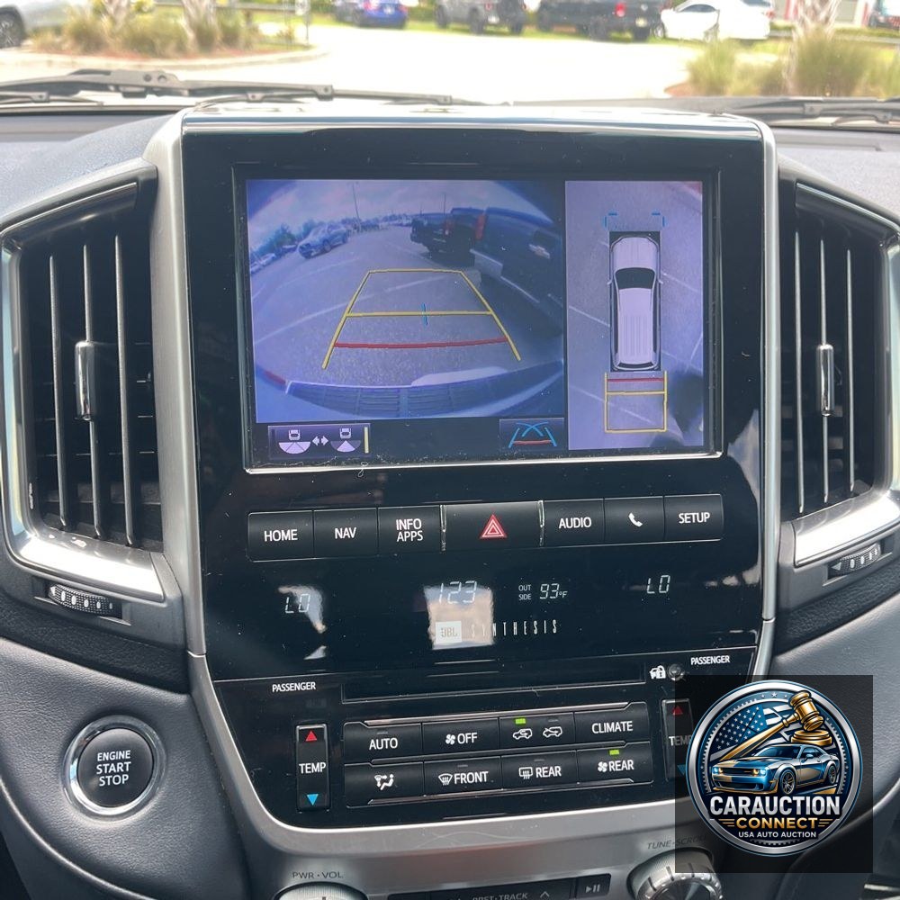 2020 Toyota Land Cruiser Base