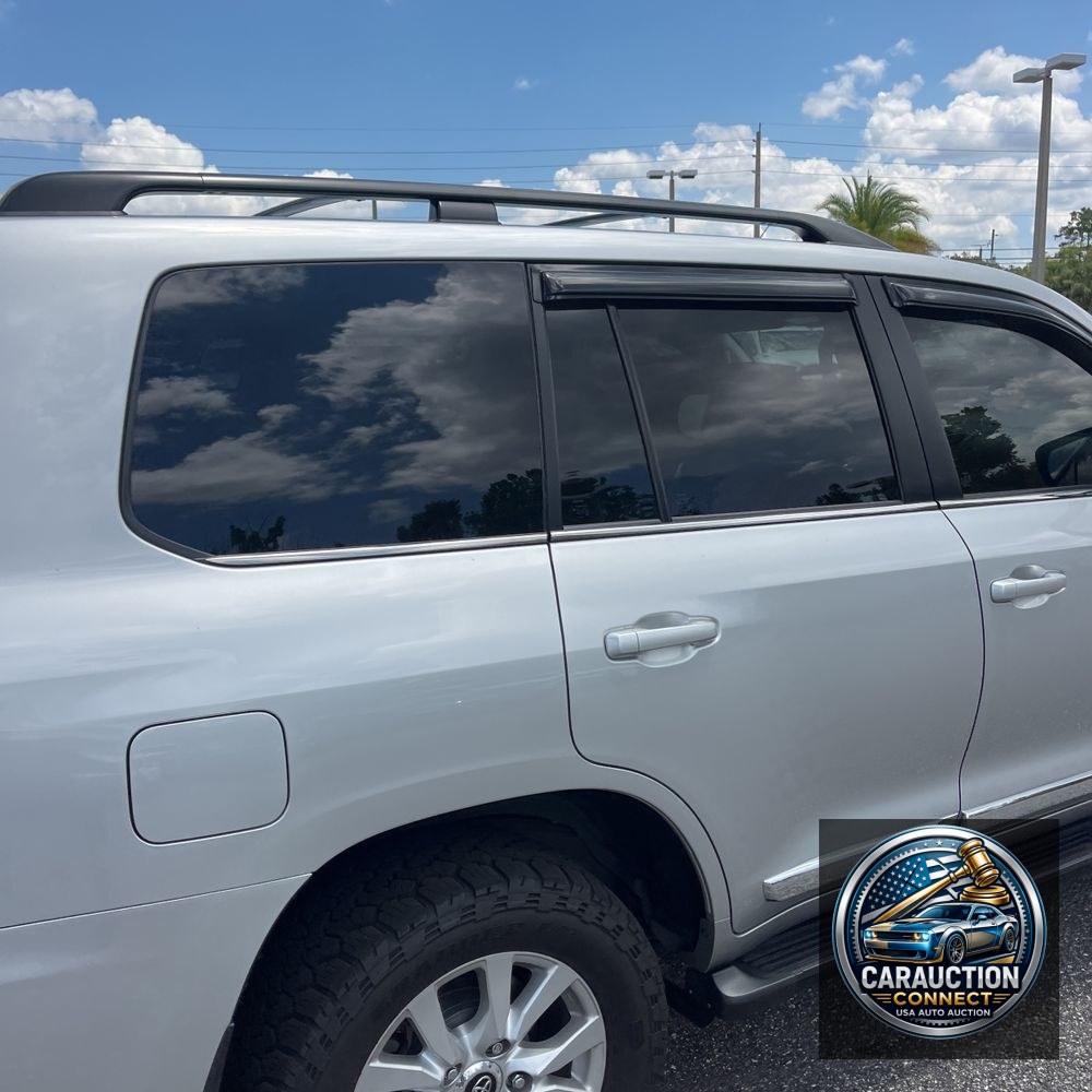 2020 Toyota Land Cruiser Base