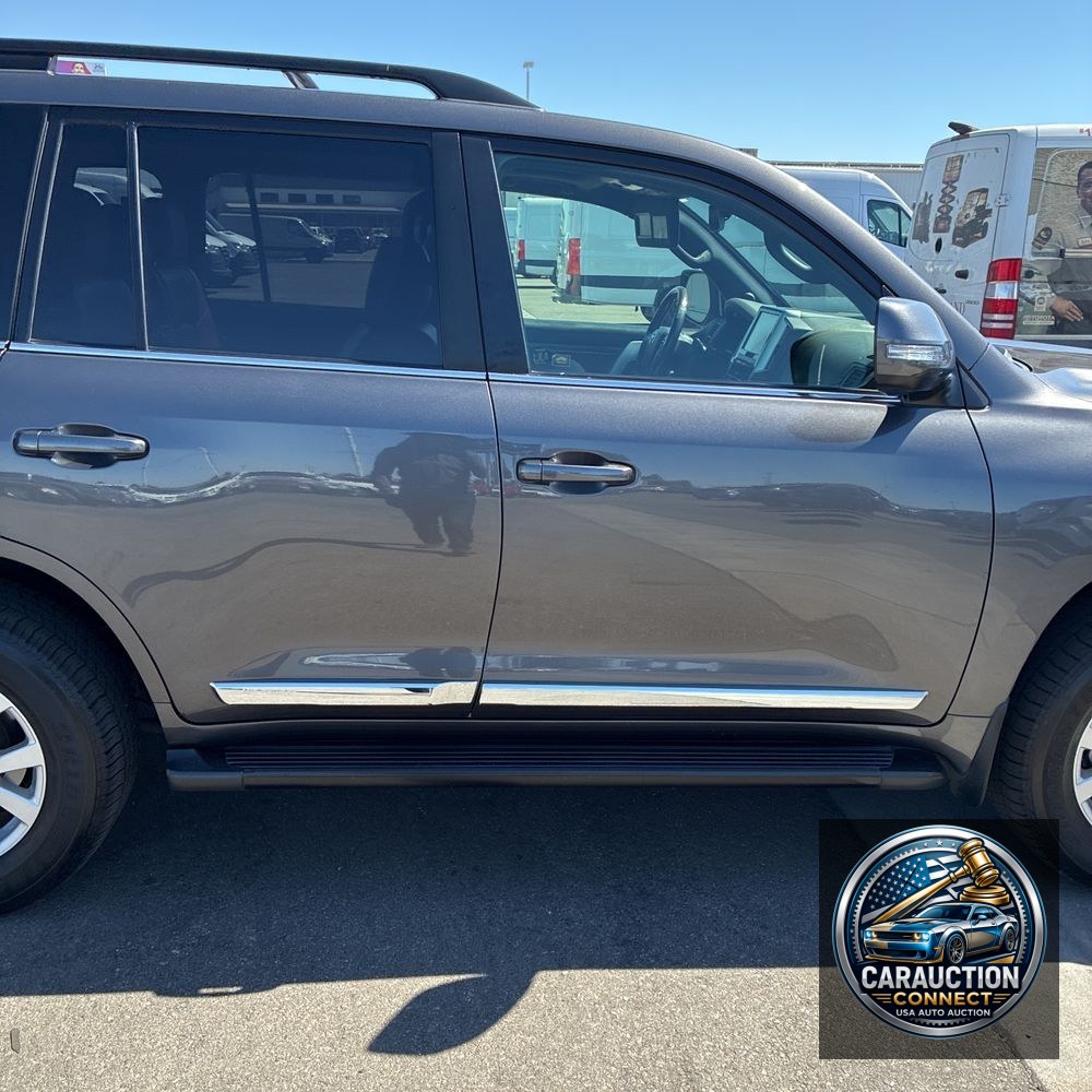 2018 Toyota Land Cruiser Base