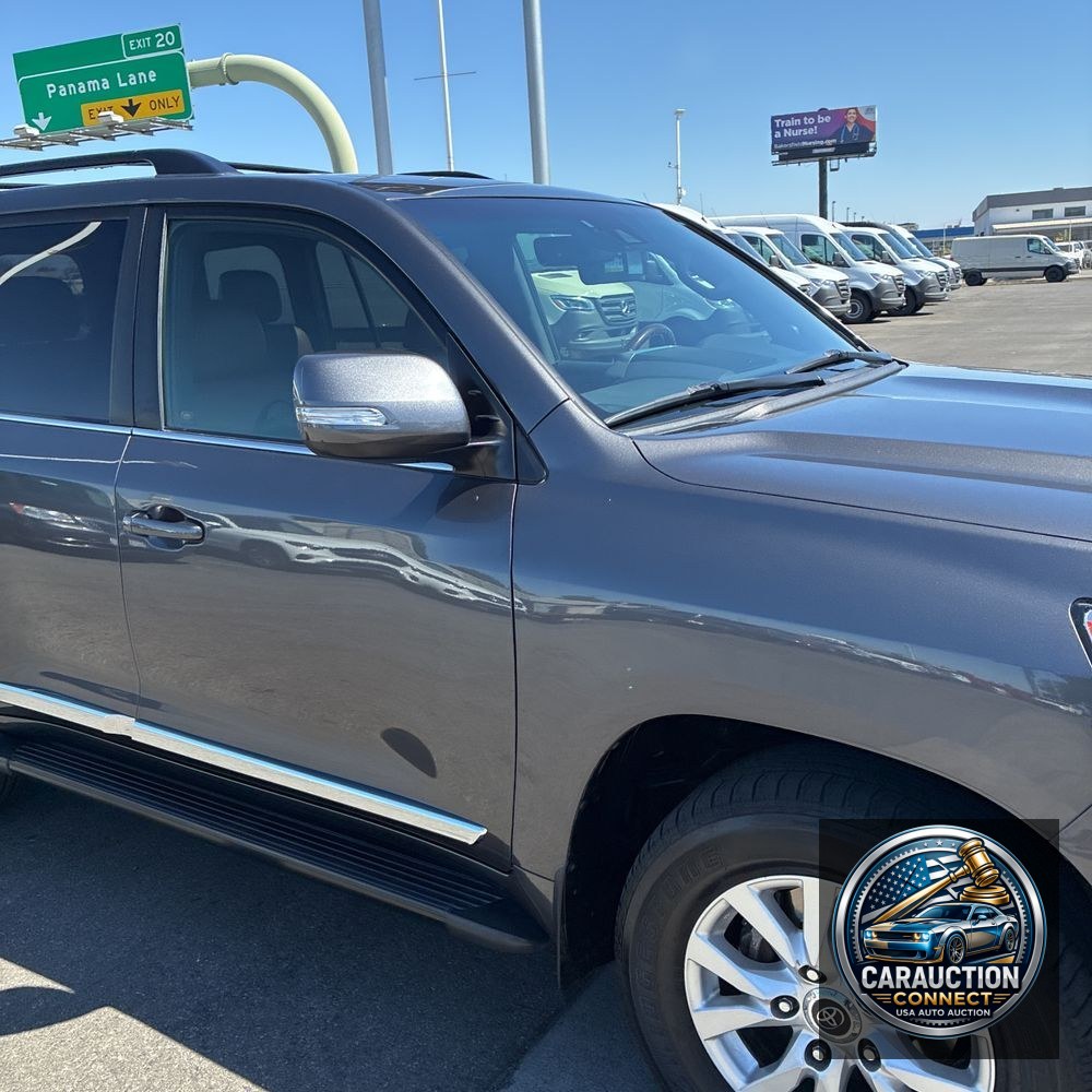 2018 Toyota Land Cruiser Base