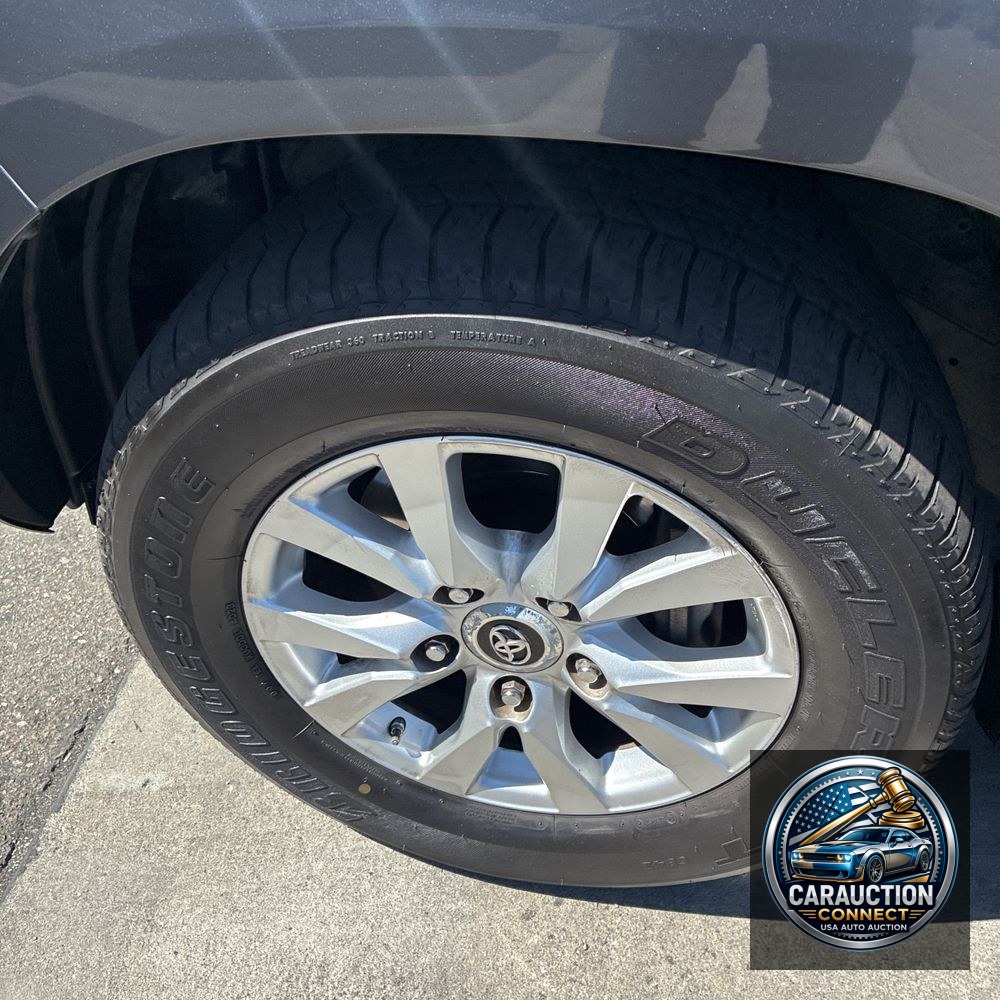 2018 Toyota Land Cruiser Base