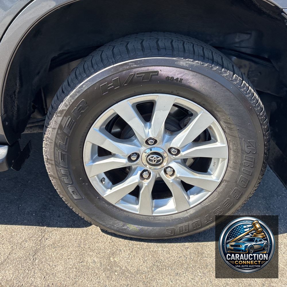 2018 Toyota Land Cruiser Base
