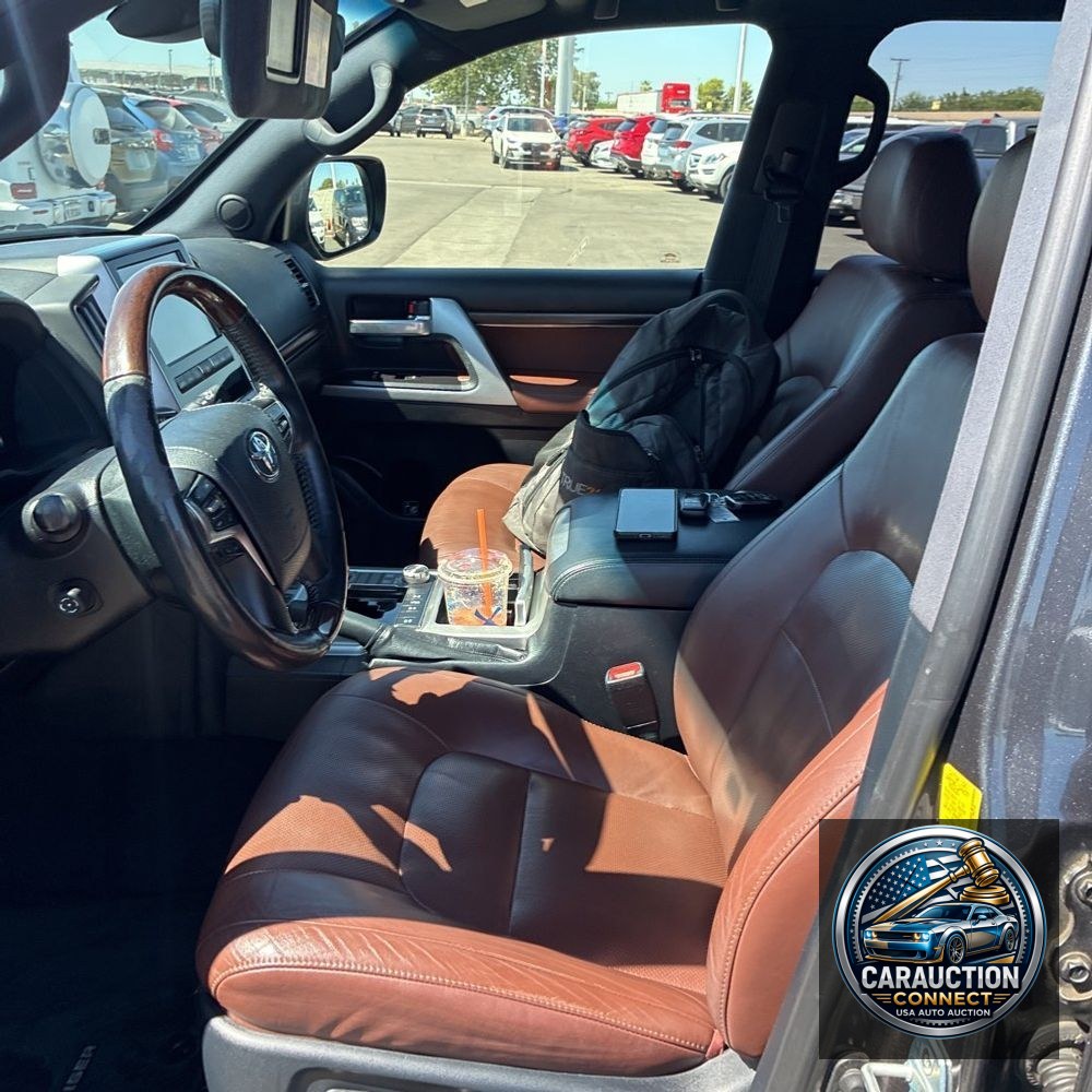 2018 Toyota Land Cruiser Base
