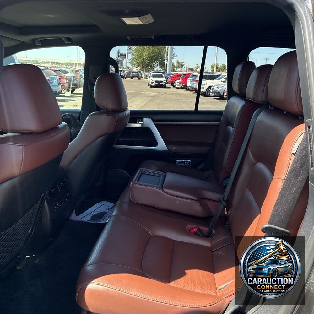 2018 Toyota Land Cruiser Base