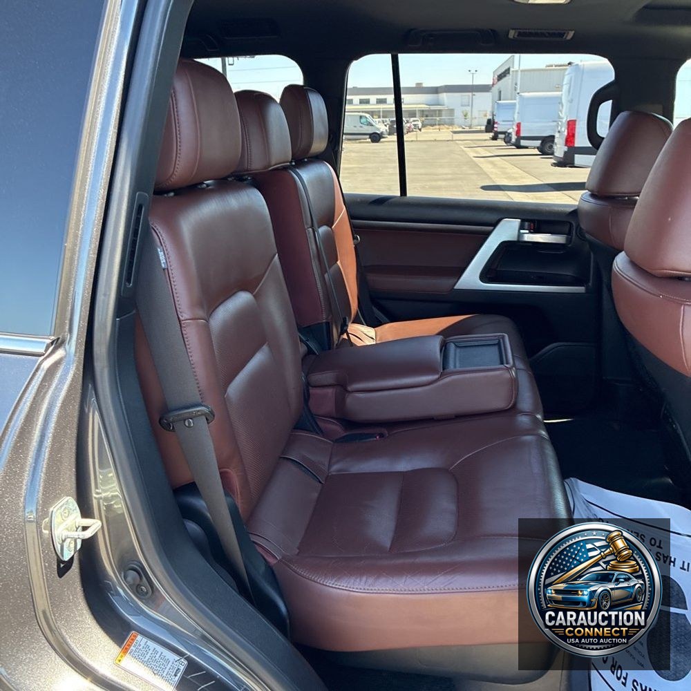 2018 Toyota Land Cruiser Base