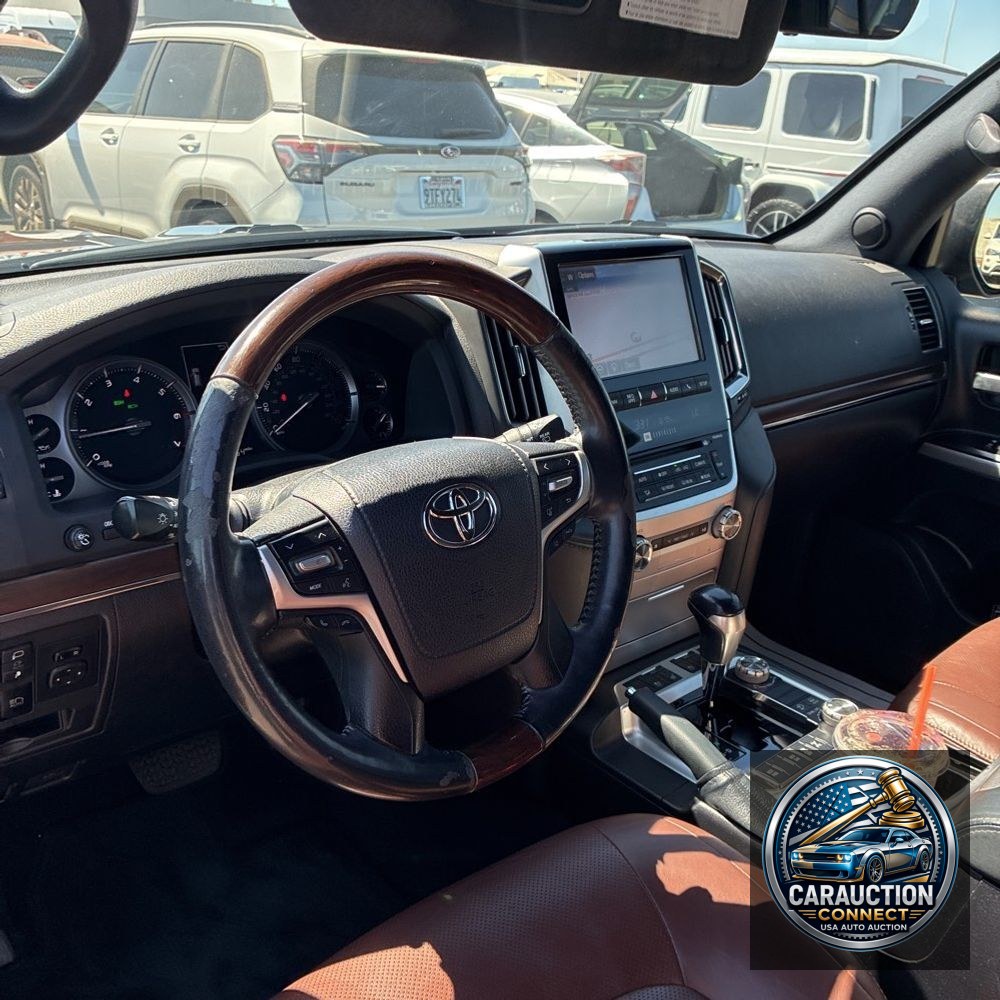 2018 Toyota Land Cruiser Base