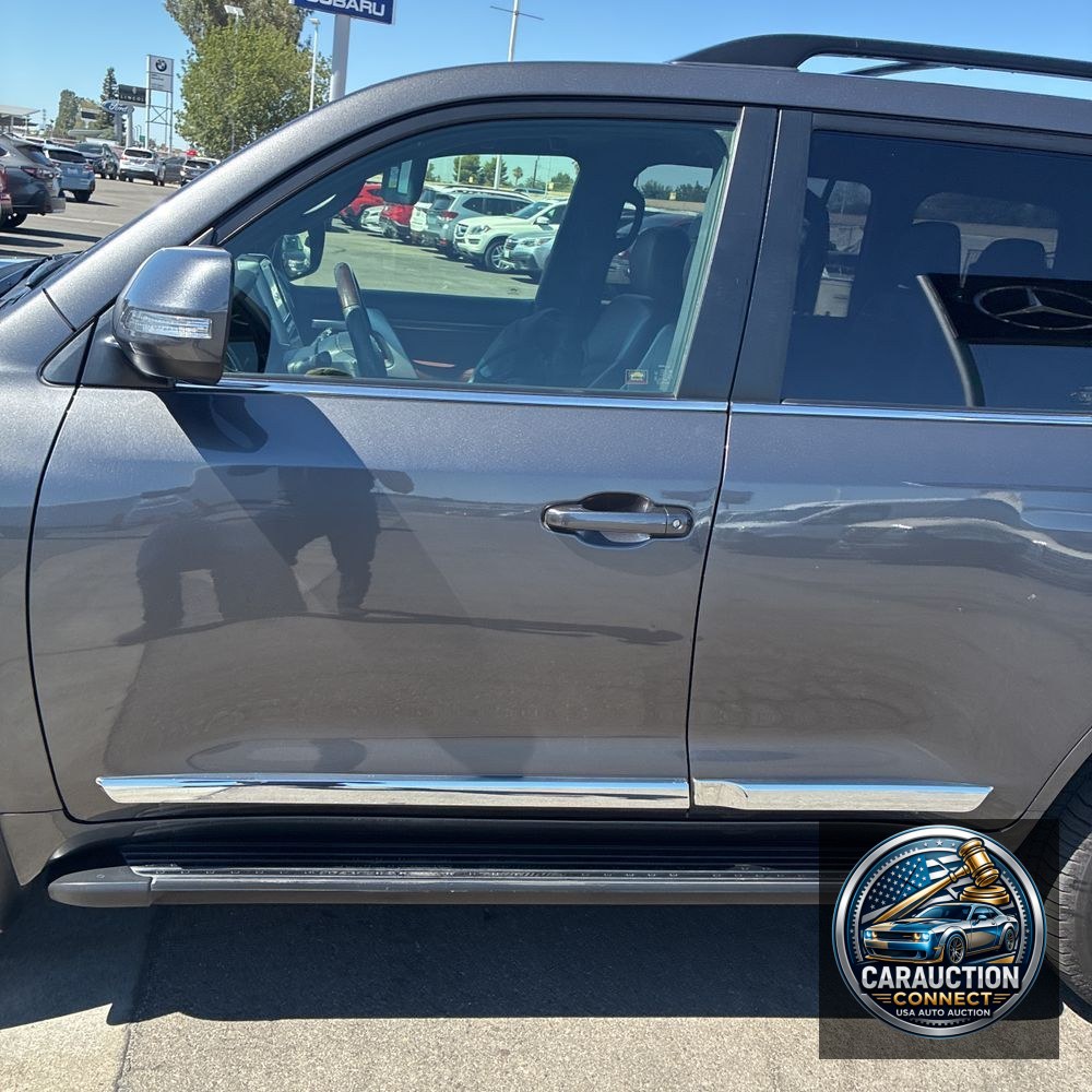 2018 Toyota Land Cruiser Base