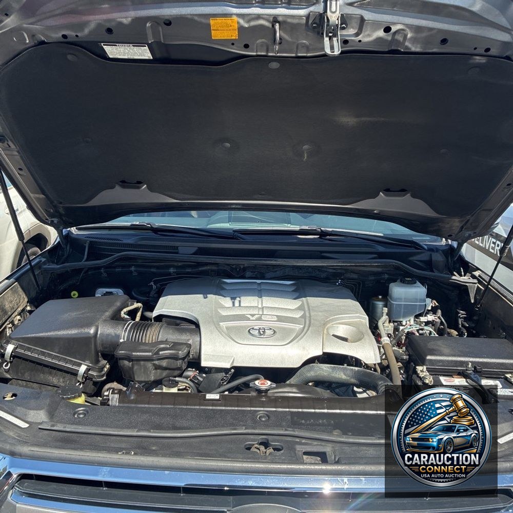 2018 Toyota Land Cruiser Base