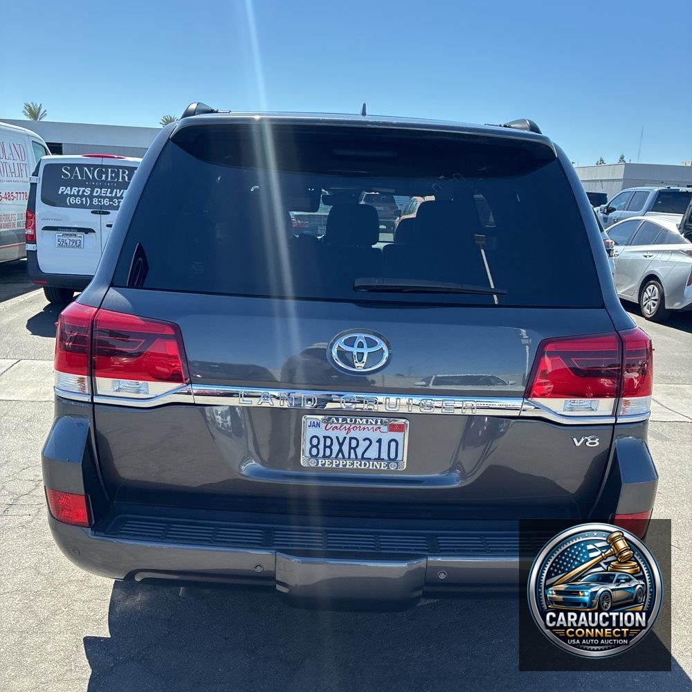 2018 Toyota Land Cruiser Base