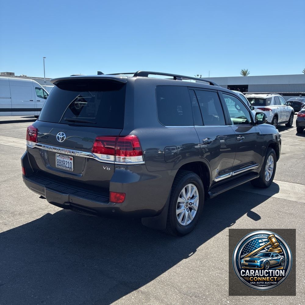 2018 Toyota Land Cruiser Base