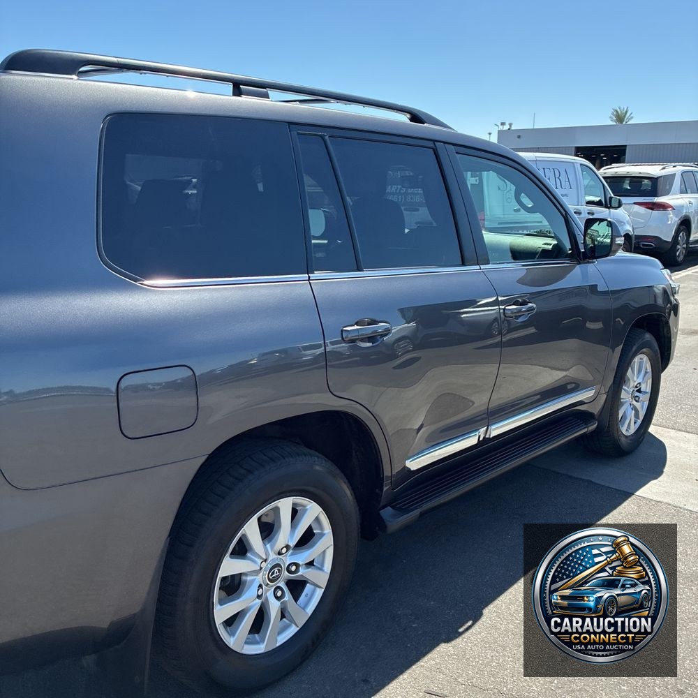 2018 Toyota Land Cruiser Base