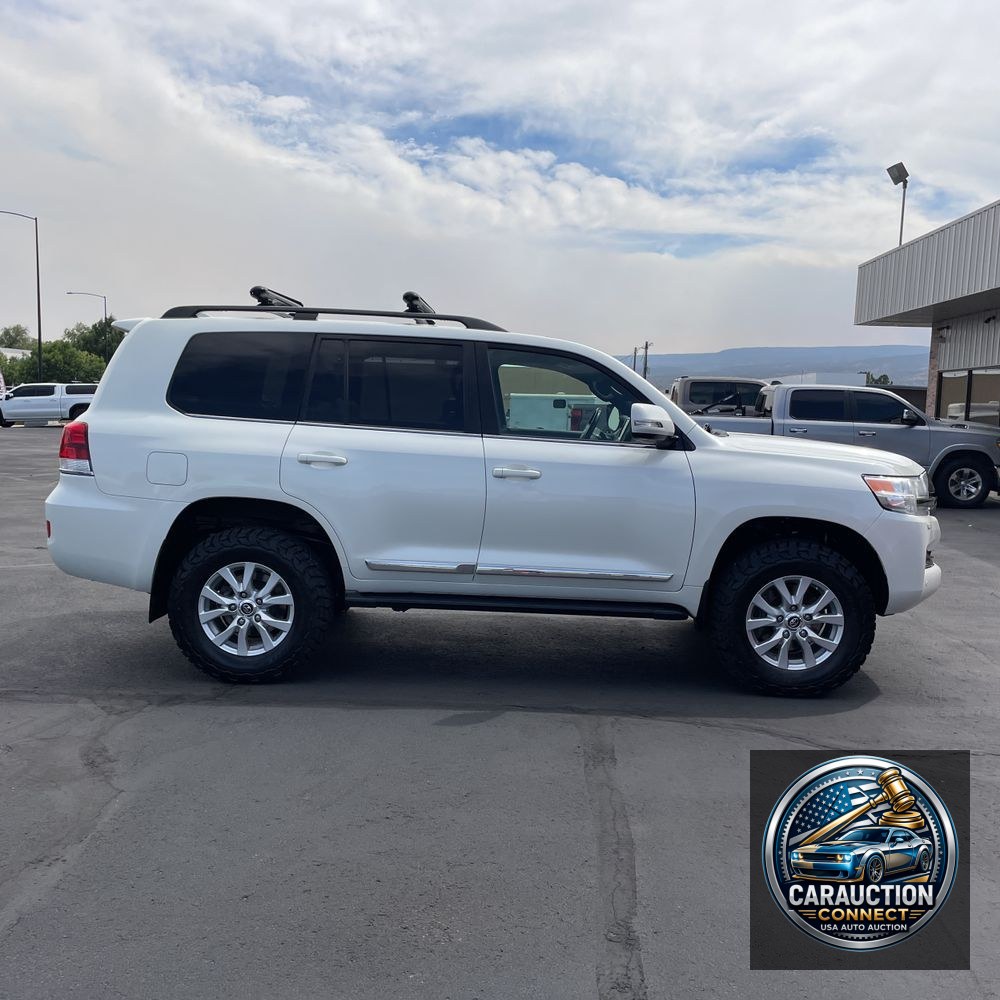 2019 Toyota Land Cruiser Base