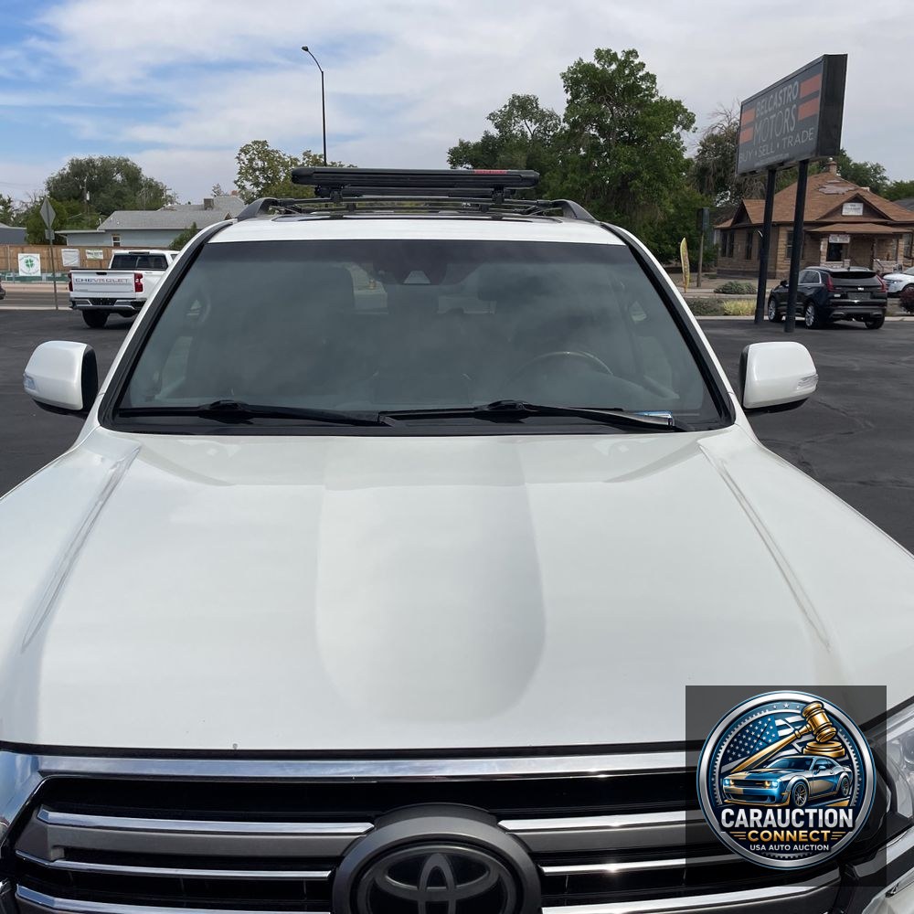 2019 Toyota Land Cruiser Base