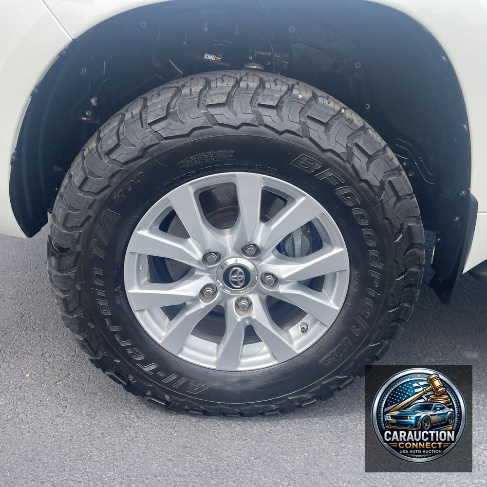 2019 Toyota Land Cruiser Base