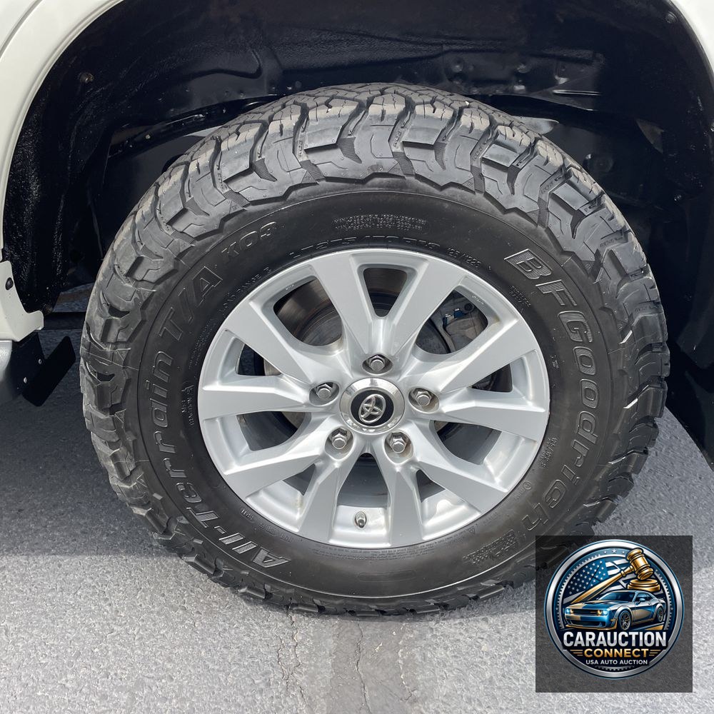 2019 Toyota Land Cruiser Base