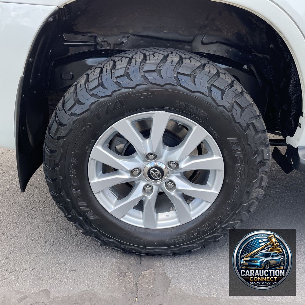 2019 Toyota Land Cruiser Base