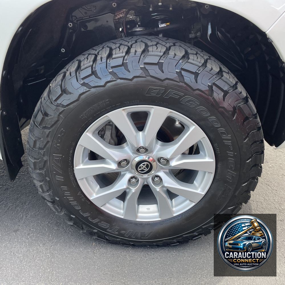 2019 Toyota Land Cruiser Base