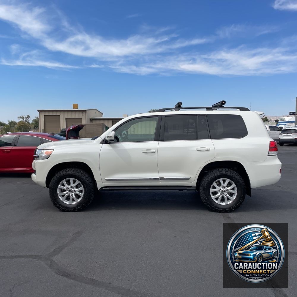 2019 Toyota Land Cruiser Base